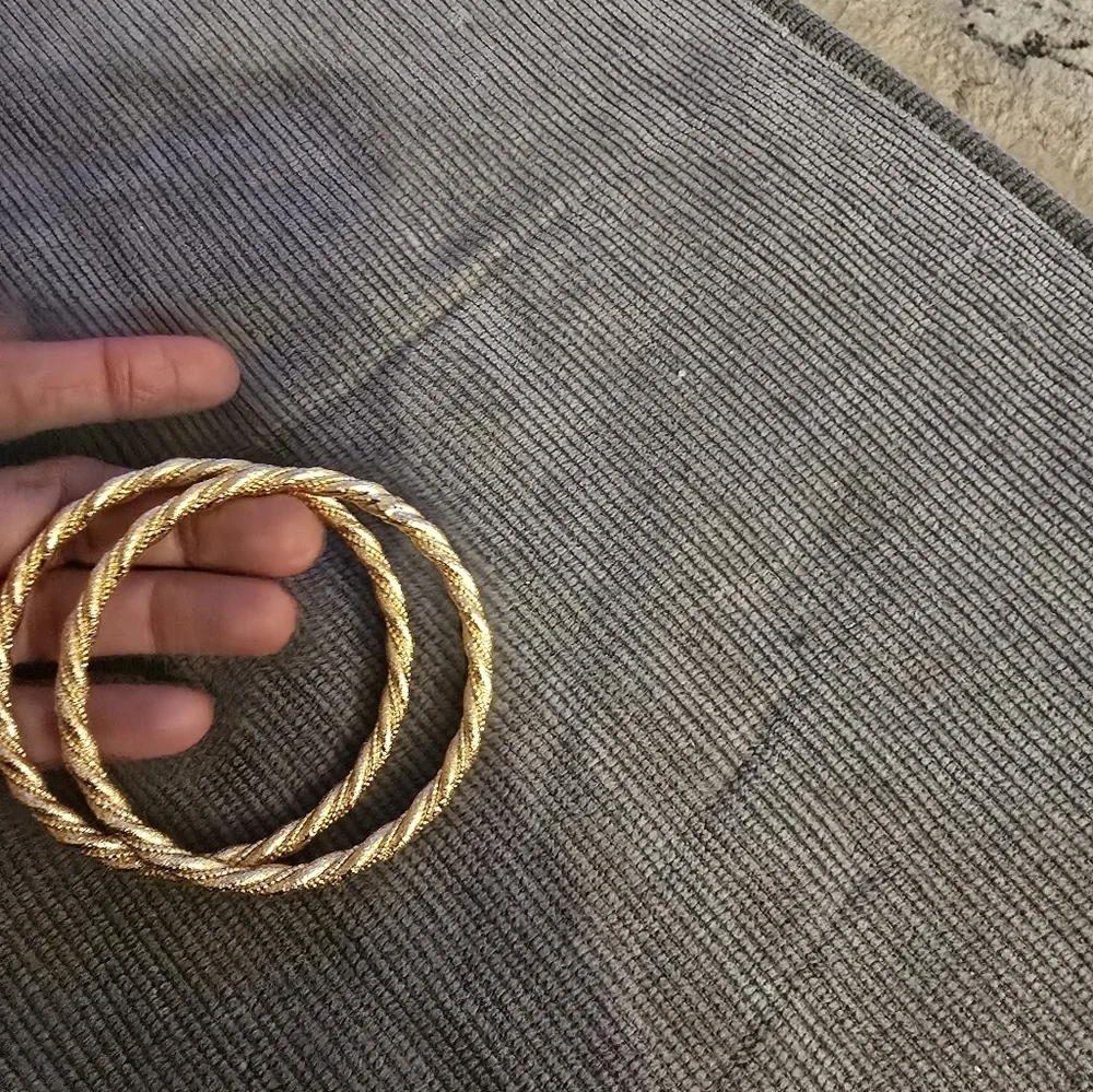 21kgp Dubai Jewelry Elegant Gold-Tone Twisted Bangles